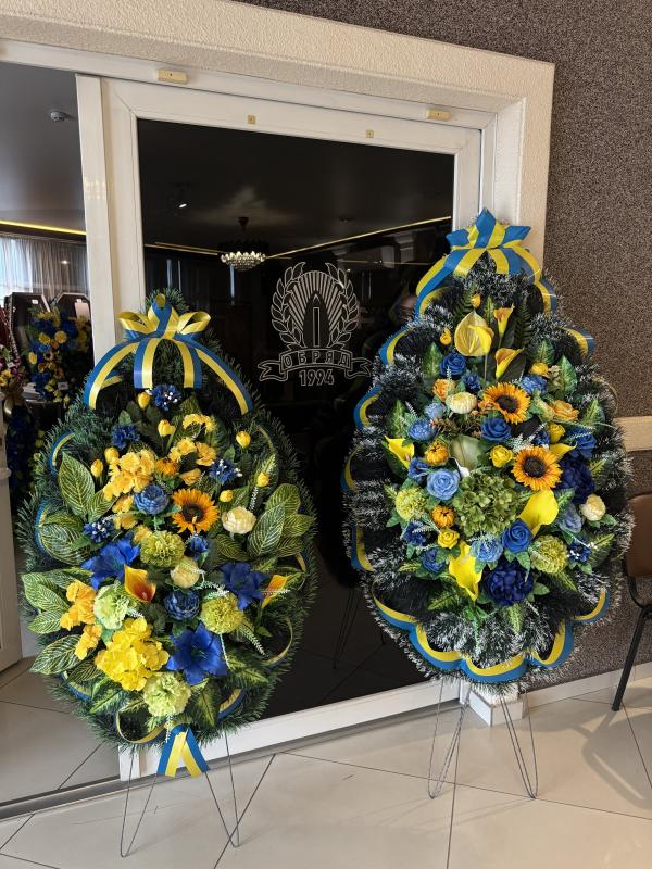 Вінки жовто блакитні різні розміри 